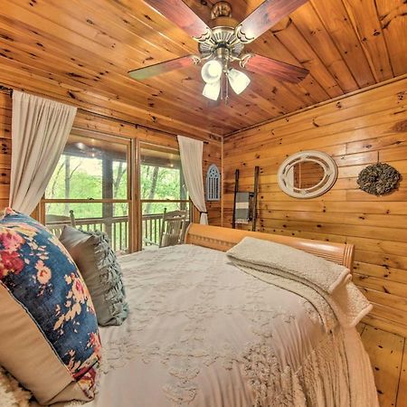 Peaceful Blue Ridge Cabin With Decks And Fire Pit Luaran gambar