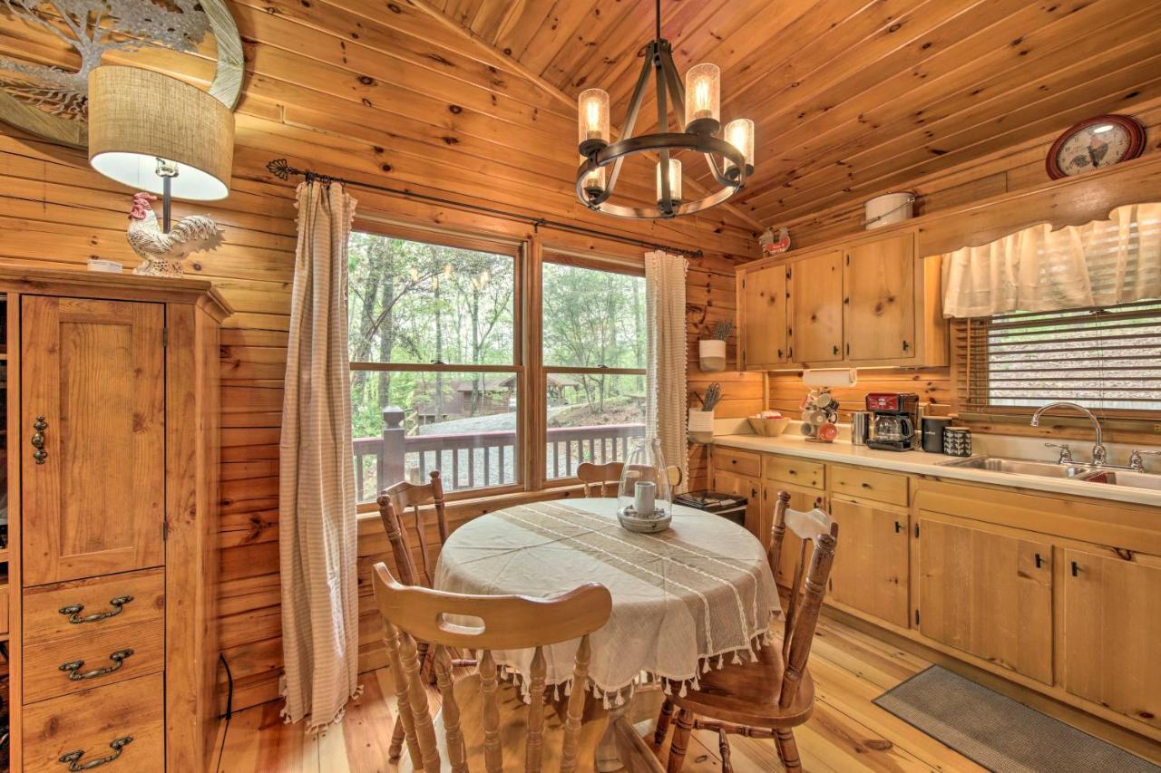 Peaceful Blue Ridge Cabin With Decks And Fire Pit Luaran gambar
