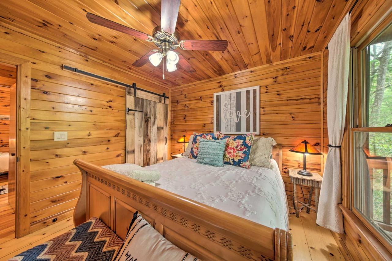 Peaceful Blue Ridge Cabin With Decks And Fire Pit Luaran gambar
