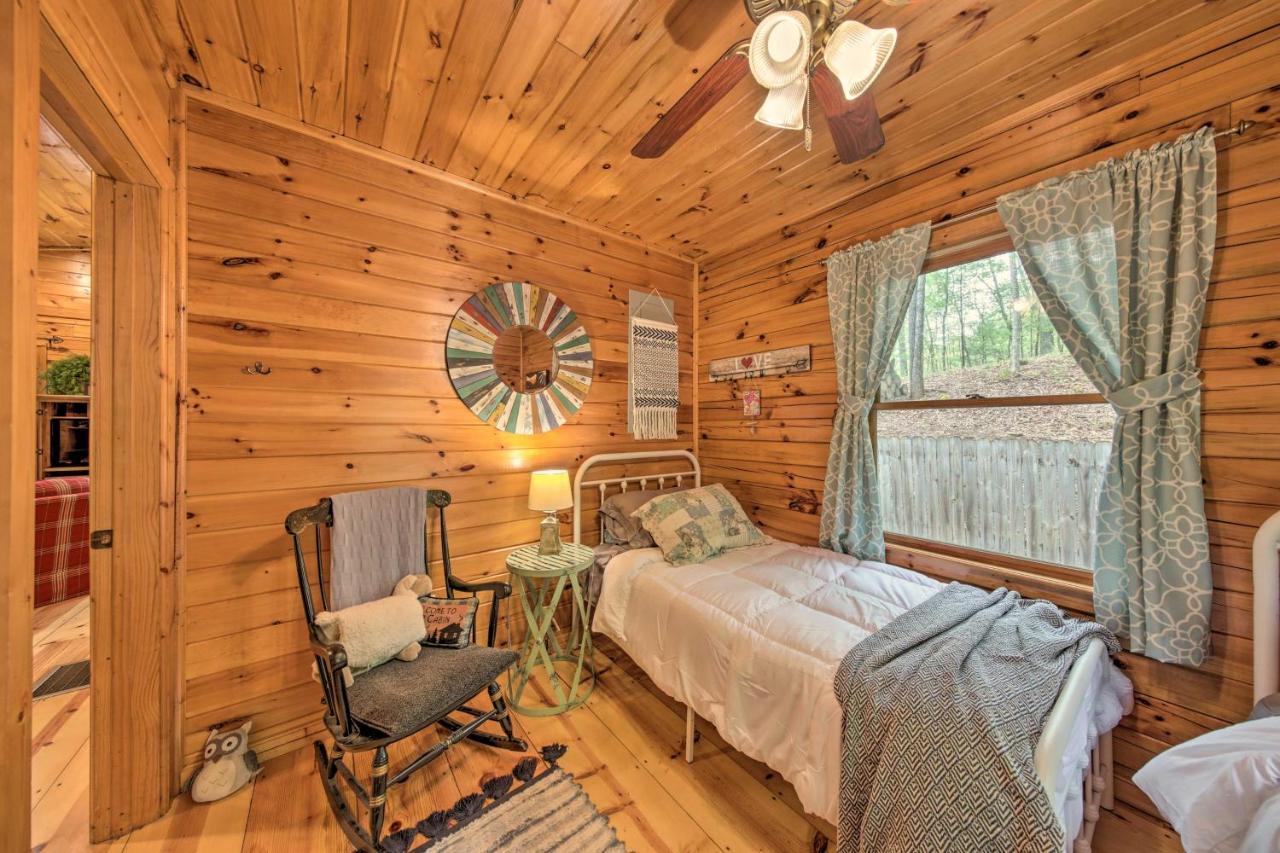 Peaceful Blue Ridge Cabin With Decks And Fire Pit Luaran gambar