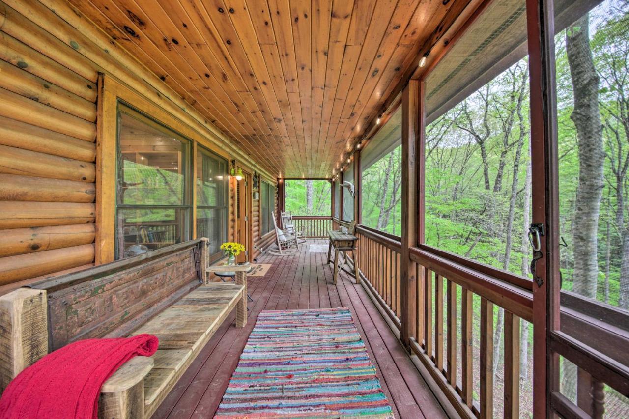 Peaceful Blue Ridge Cabin With Decks And Fire Pit Luaran gambar