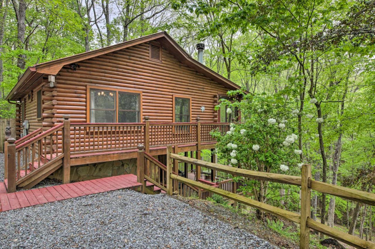 Peaceful Blue Ridge Cabin With Decks And Fire Pit Luaran gambar