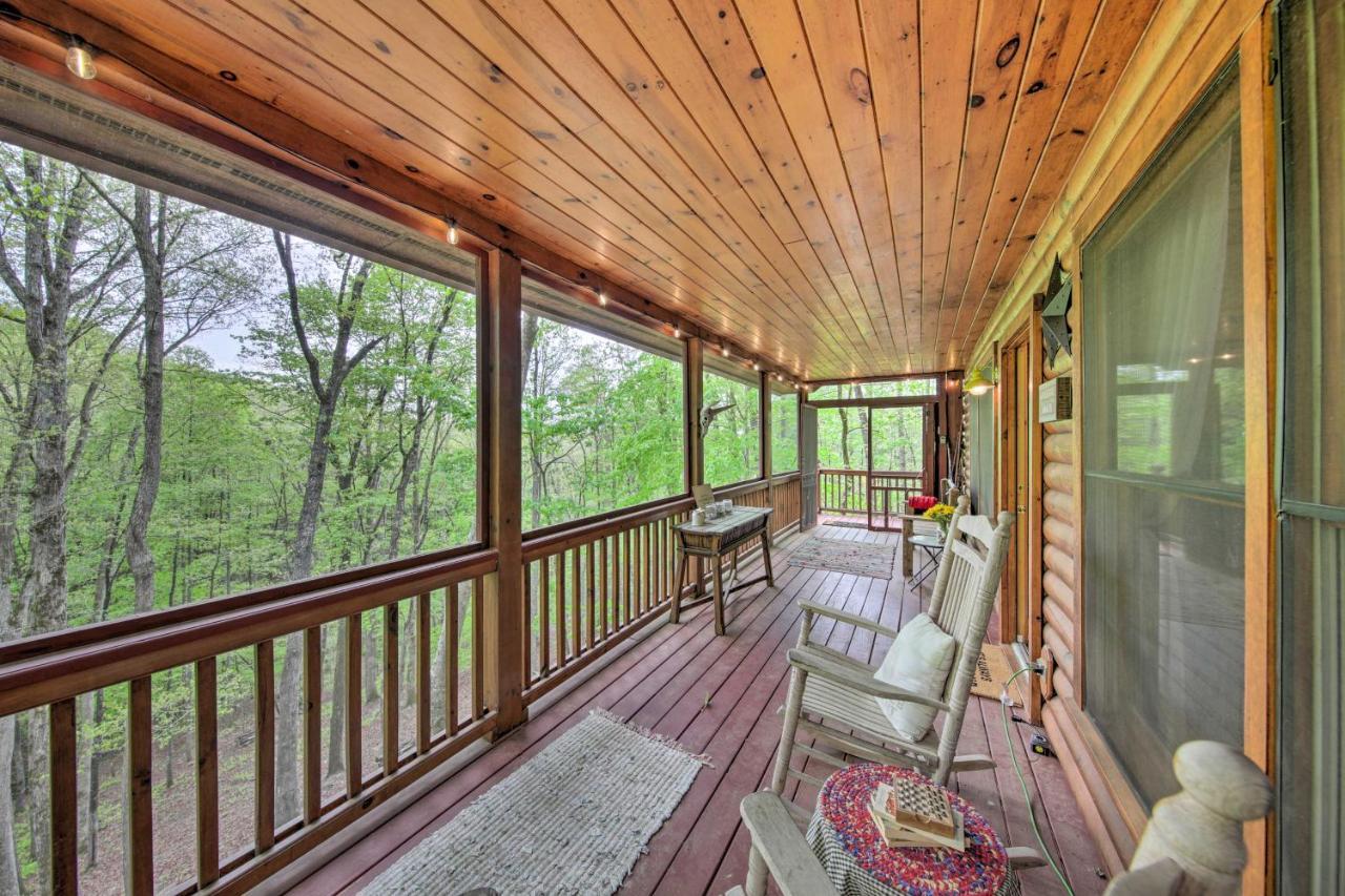 Peaceful Blue Ridge Cabin With Decks And Fire Pit Luaran gambar
